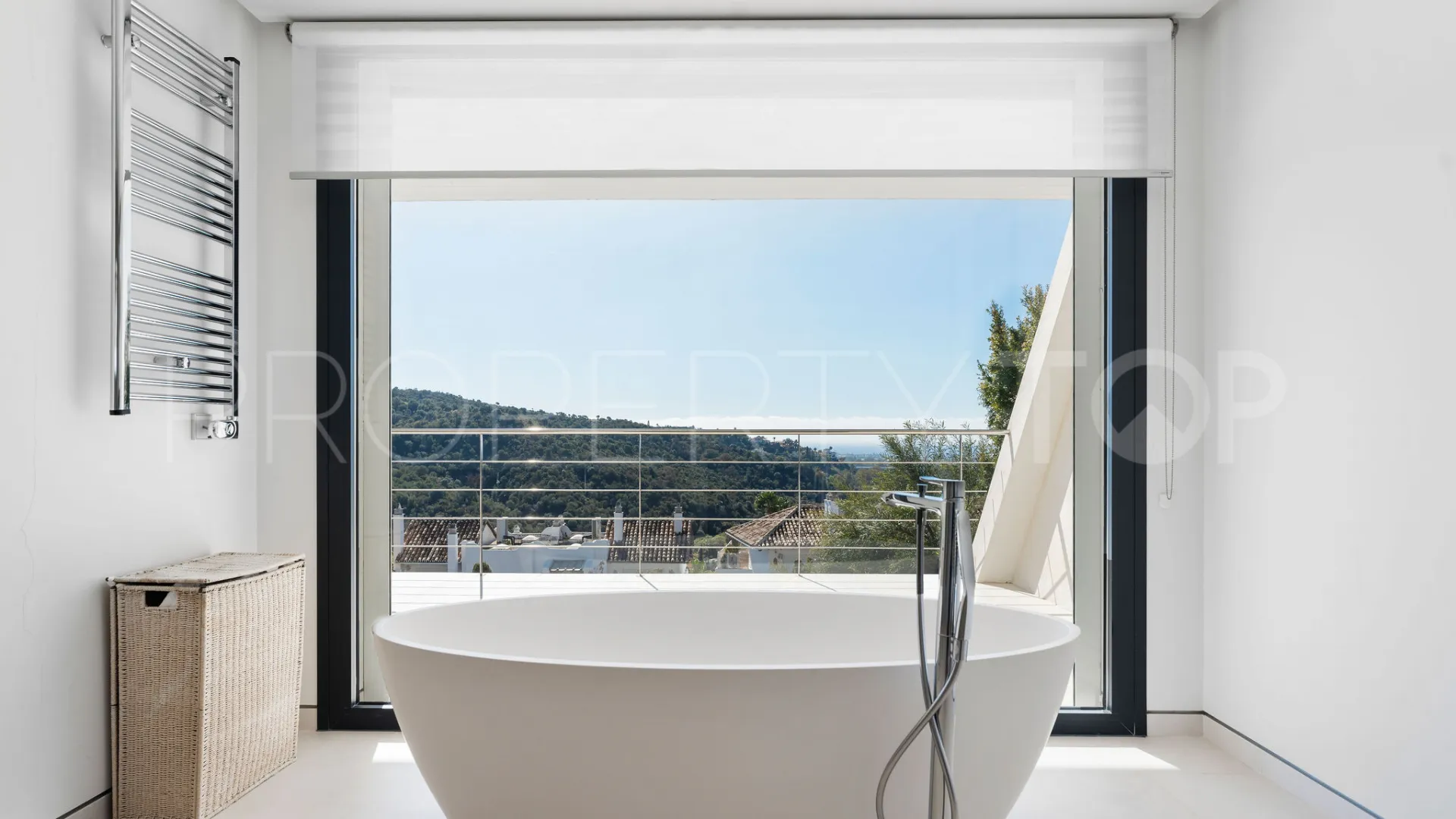 Villa in Benahavis for sale