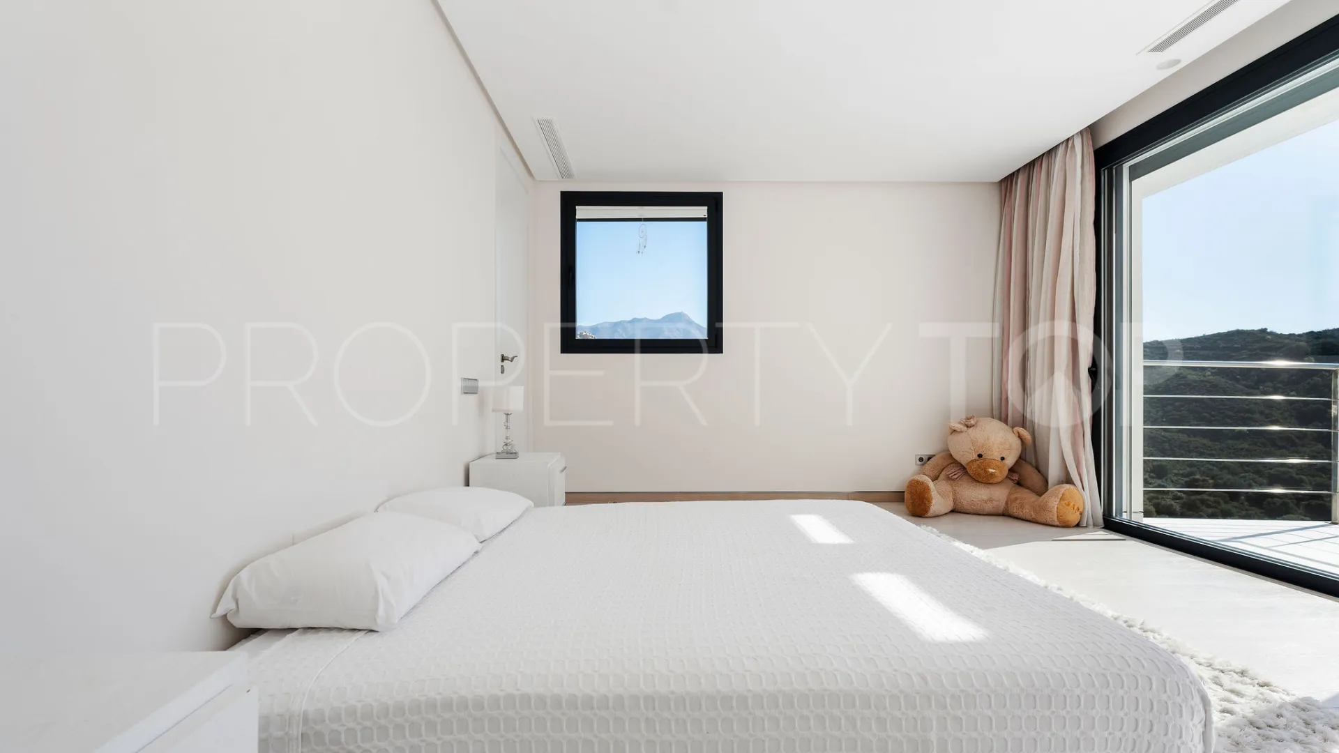 Villa in Benahavis for sale