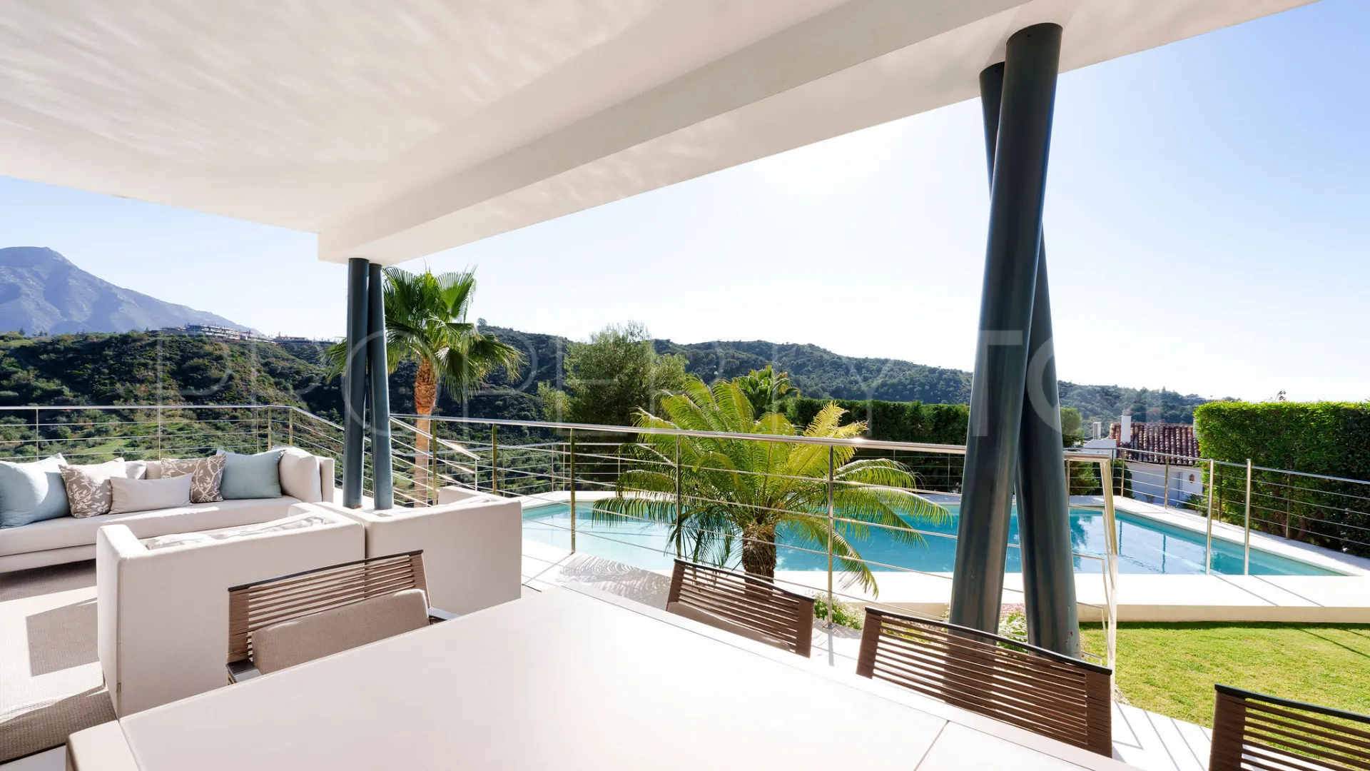 Villa in Benahavis for sale