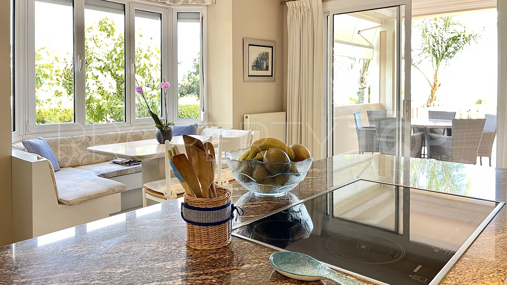 Villa a la venta en Marbella Golden Mile con 6 dormitorios