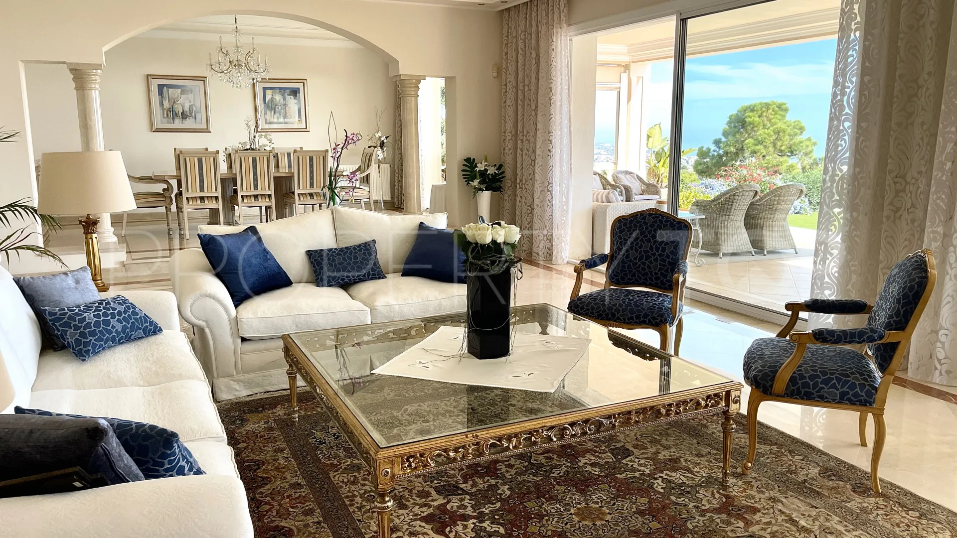 Villa a la venta en Marbella Golden Mile con 6 dormitorios