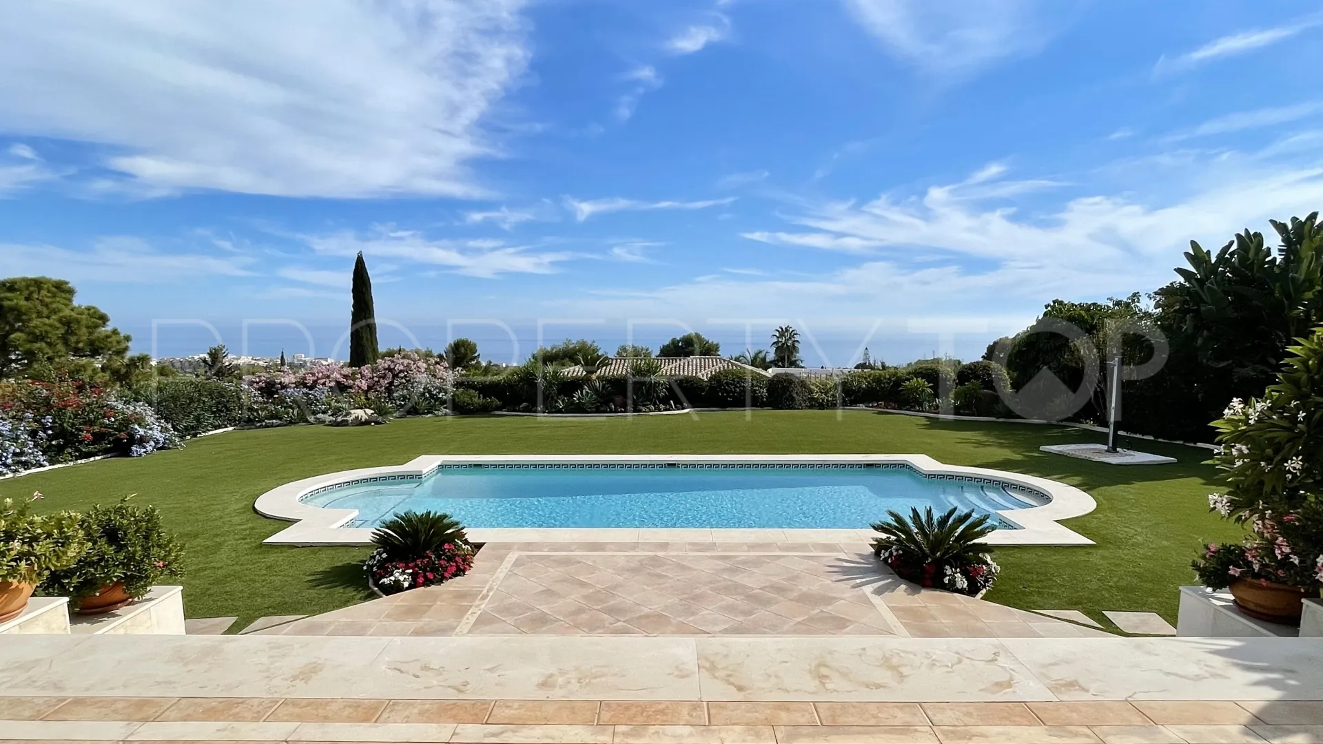 Villa a la venta en Marbella Golden Mile con 6 dormitorios