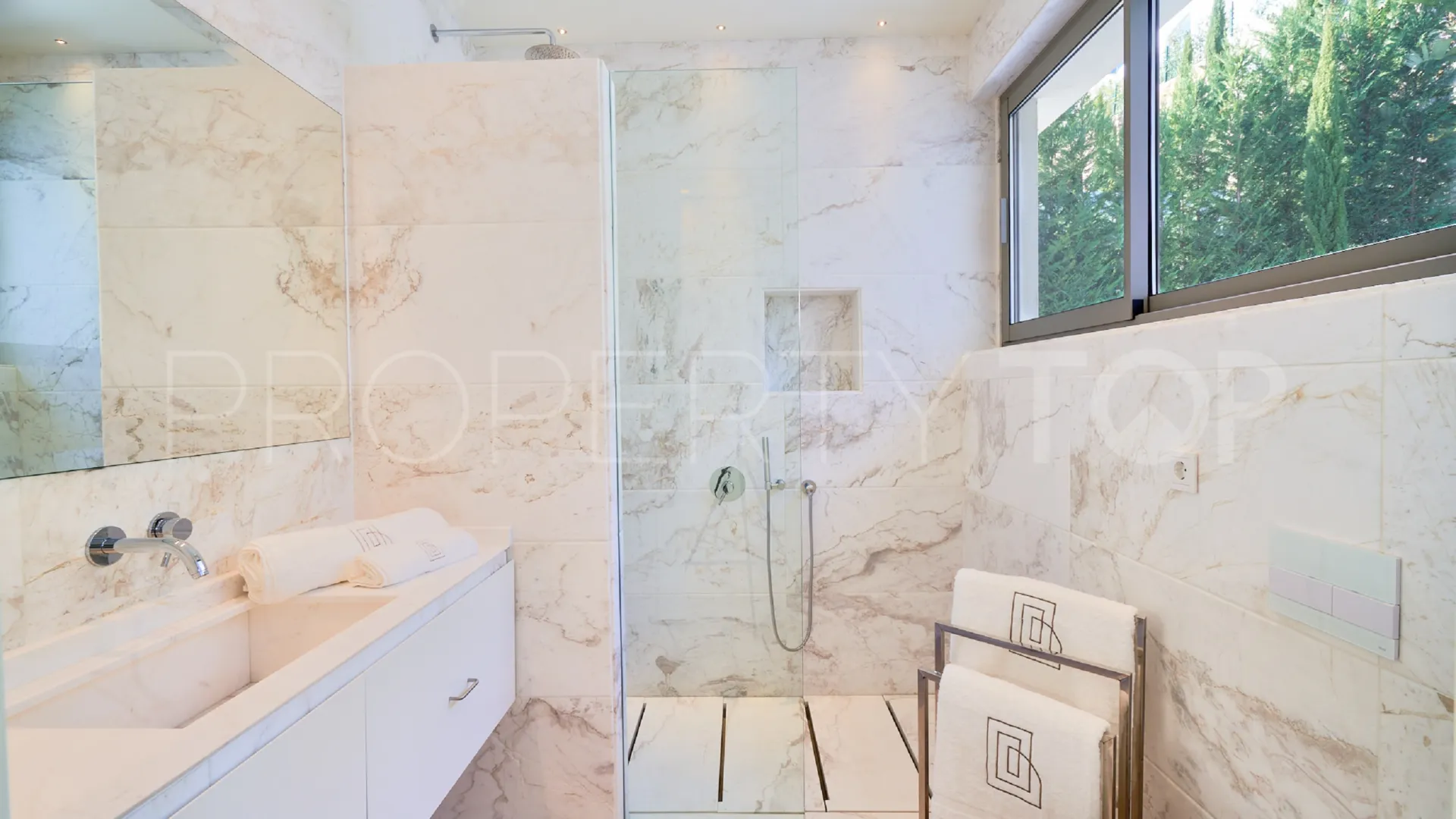 Se vende villa de 5 dormitorios en La Alqueria