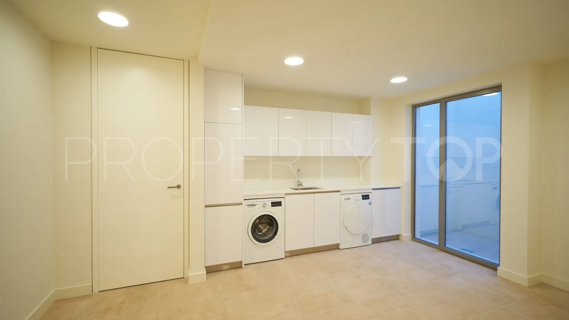 Se vende villa de 5 dormitorios en La Alqueria