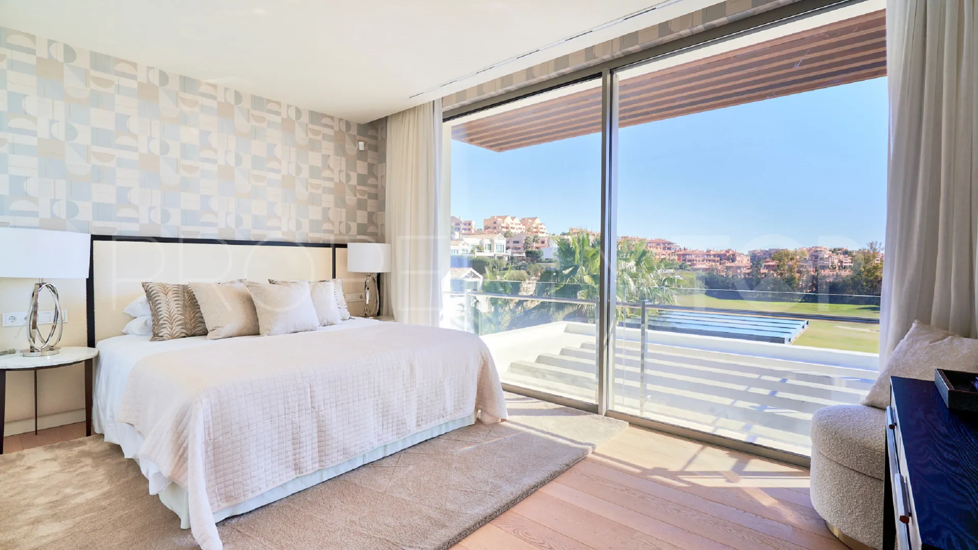 Se vende villa de 5 dormitorios en La Alqueria