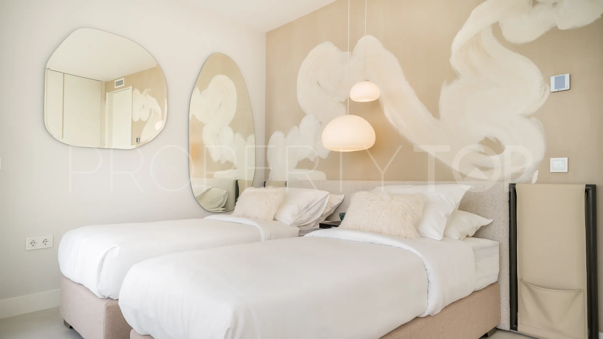 Atico duplex en venta en Estepona