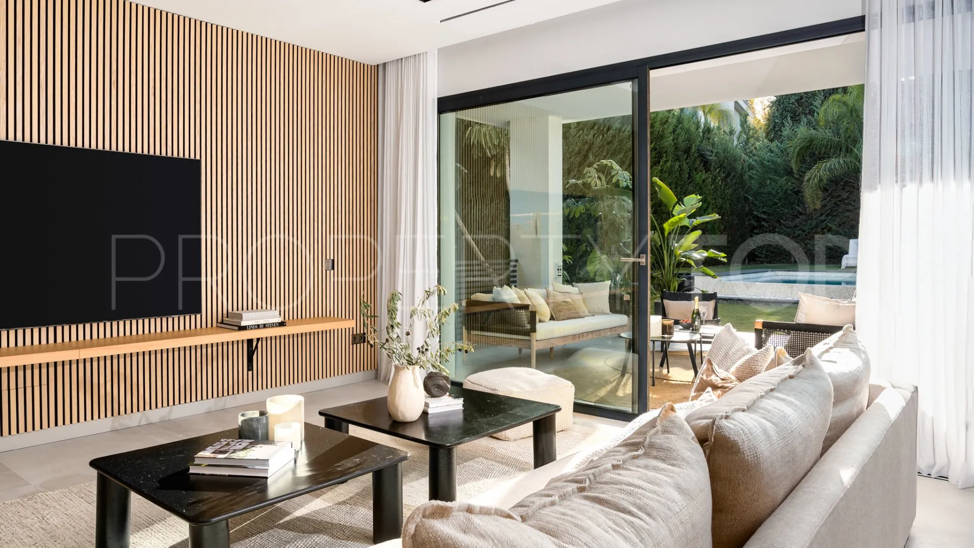 Buy Nueva Andalucia villa with 5 bedrooms