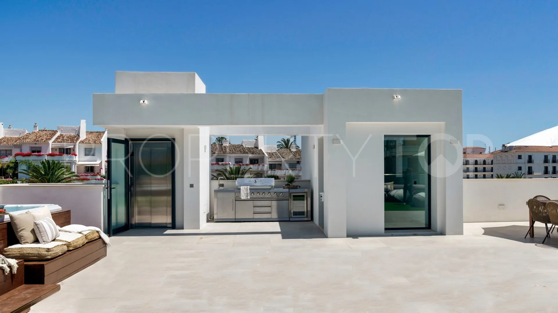 Buy Nueva Andalucia villa with 5 bedrooms