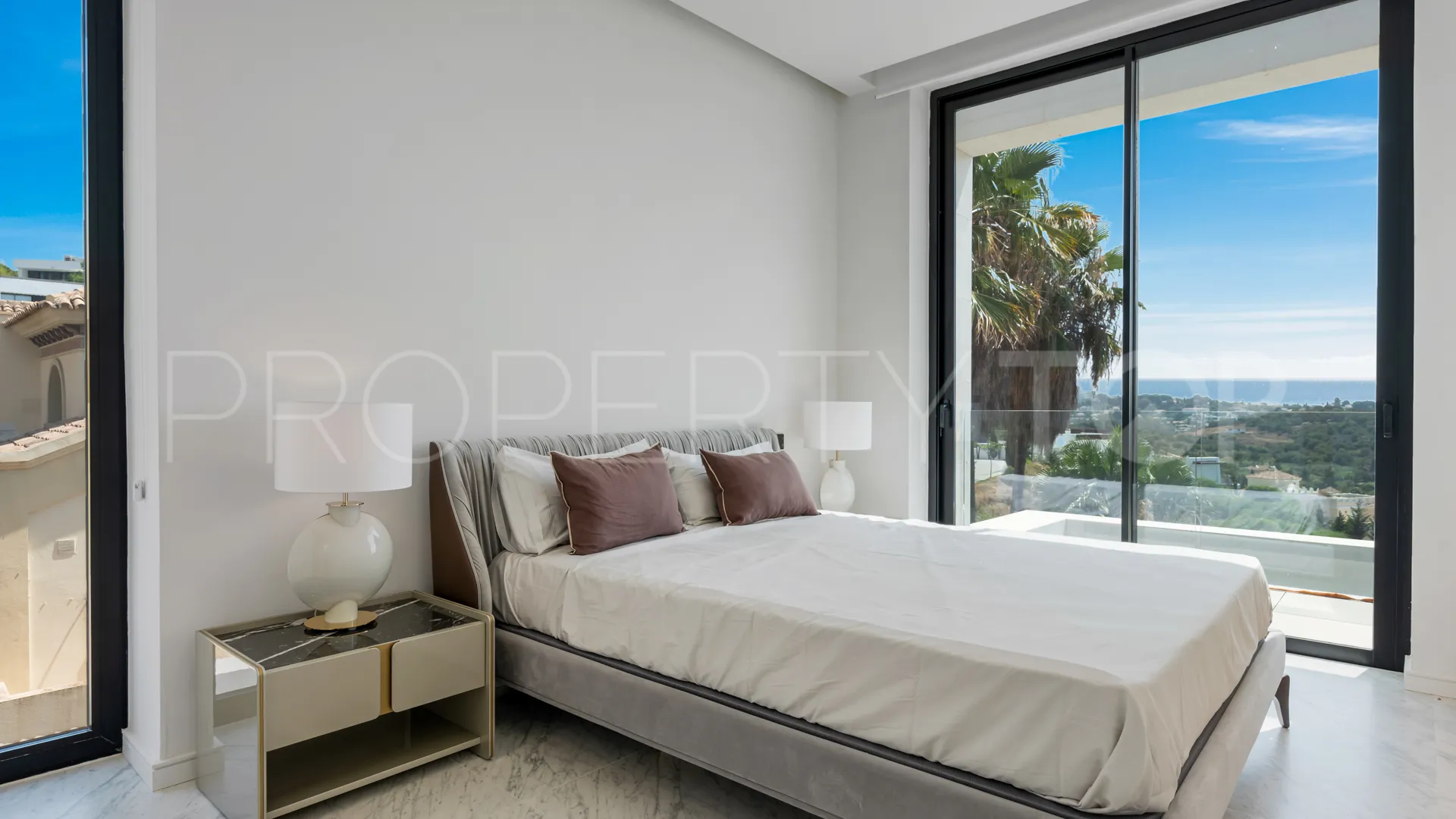 Villa de 5 dormitorios a la venta en Benahavis