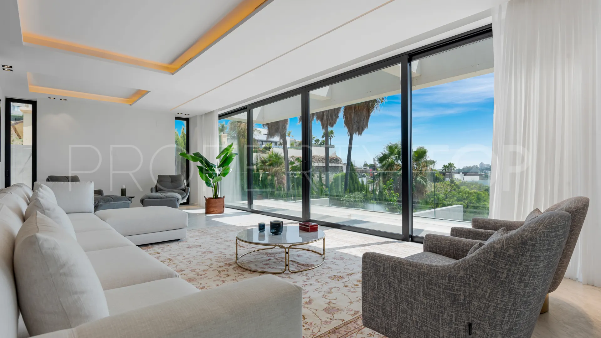 Villa de 5 dormitorios a la venta en Benahavis