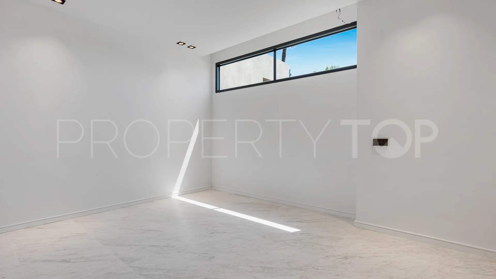 Villa de 5 dormitorios a la venta en Benahavis