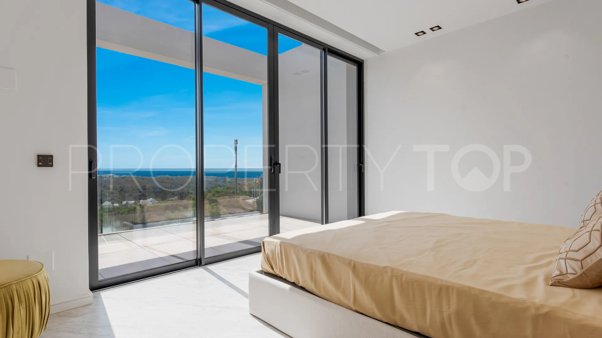 Villa de 5 dormitorios a la venta en Benahavis