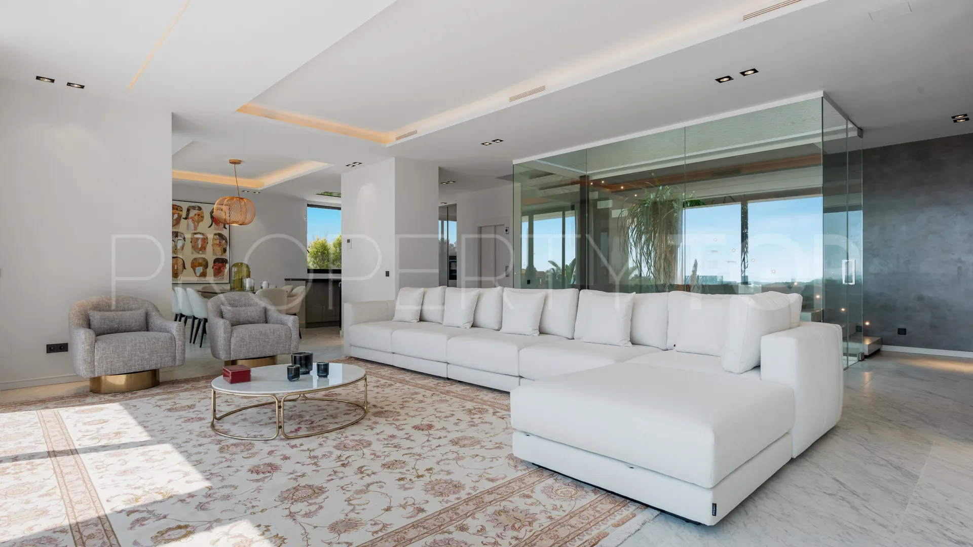 Villa de 5 dormitorios a la venta en Benahavis