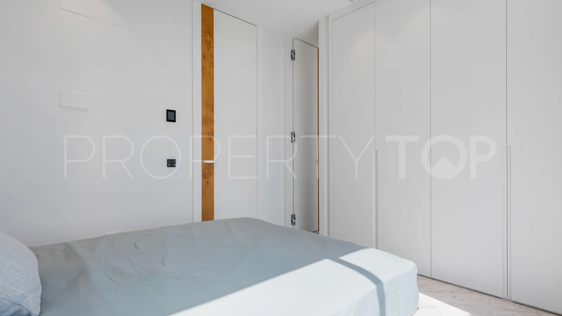 Villa de 5 dormitorios a la venta en Benahavis