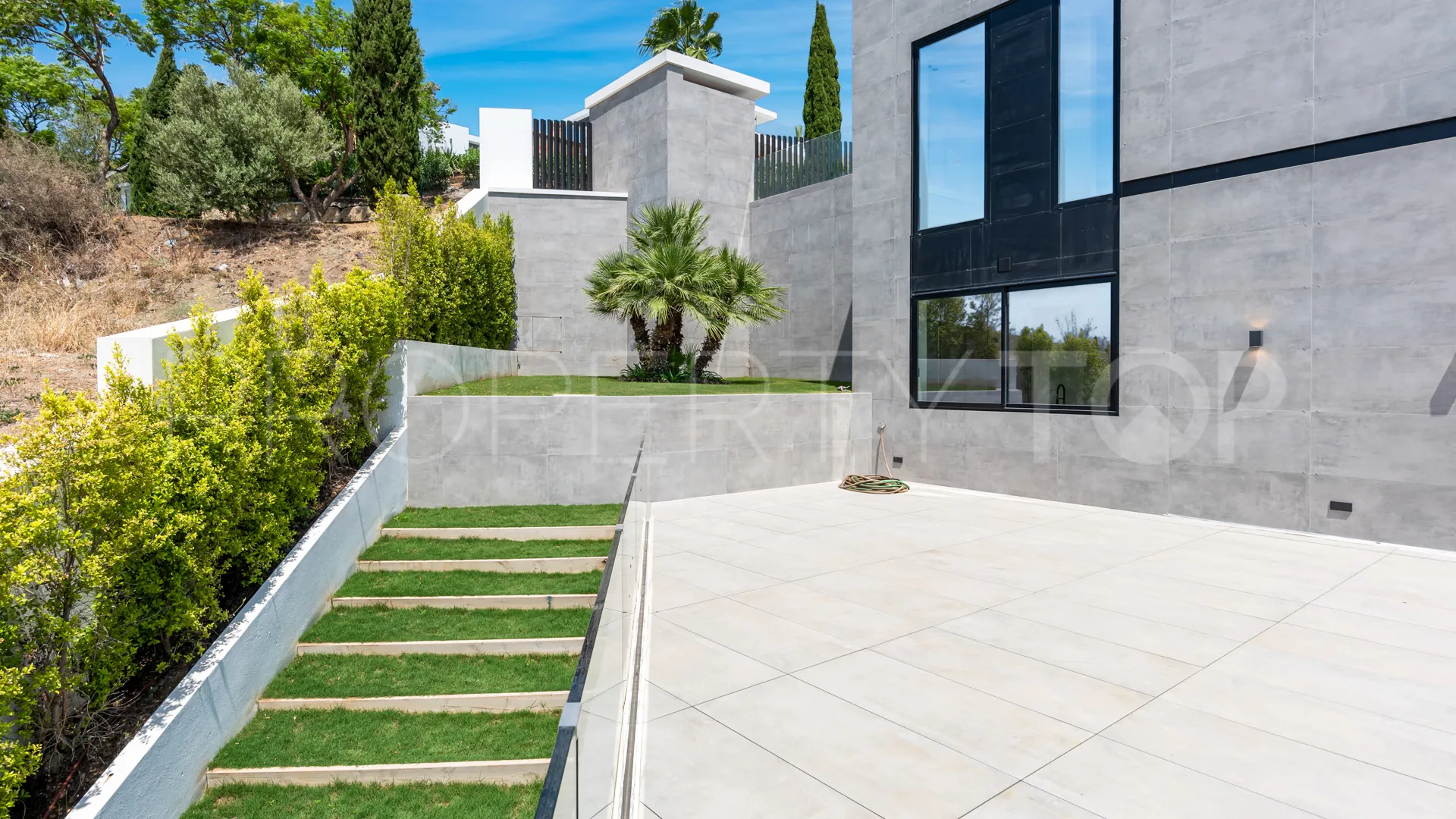 Villa de 5 dormitorios a la venta en Benahavis