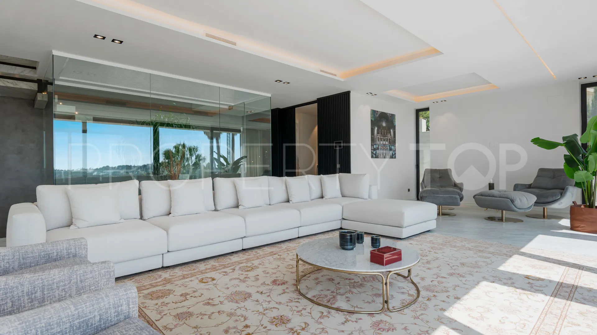 Villa de 5 dormitorios a la venta en Benahavis