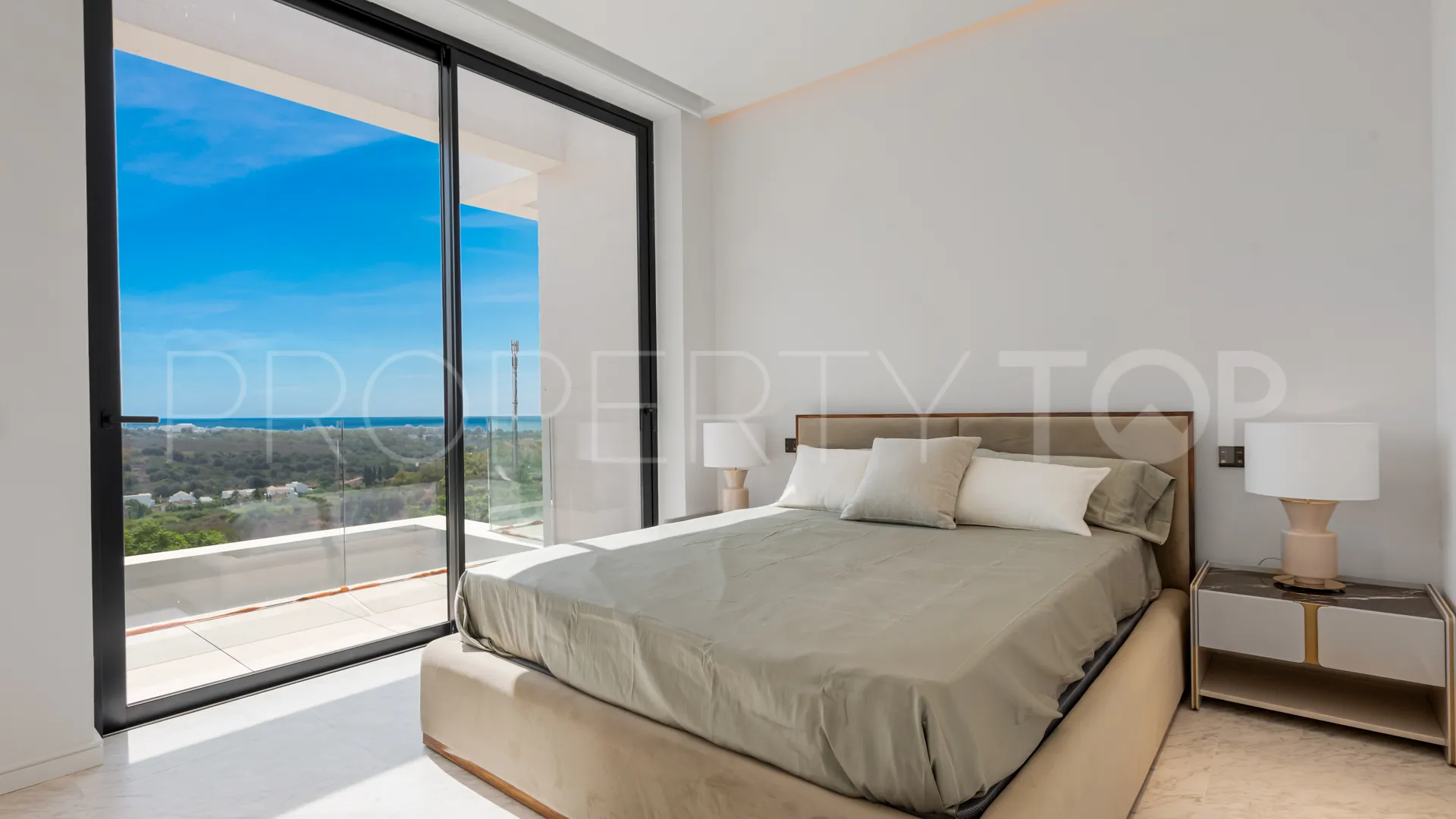 Villa de 5 dormitorios a la venta en Benahavis