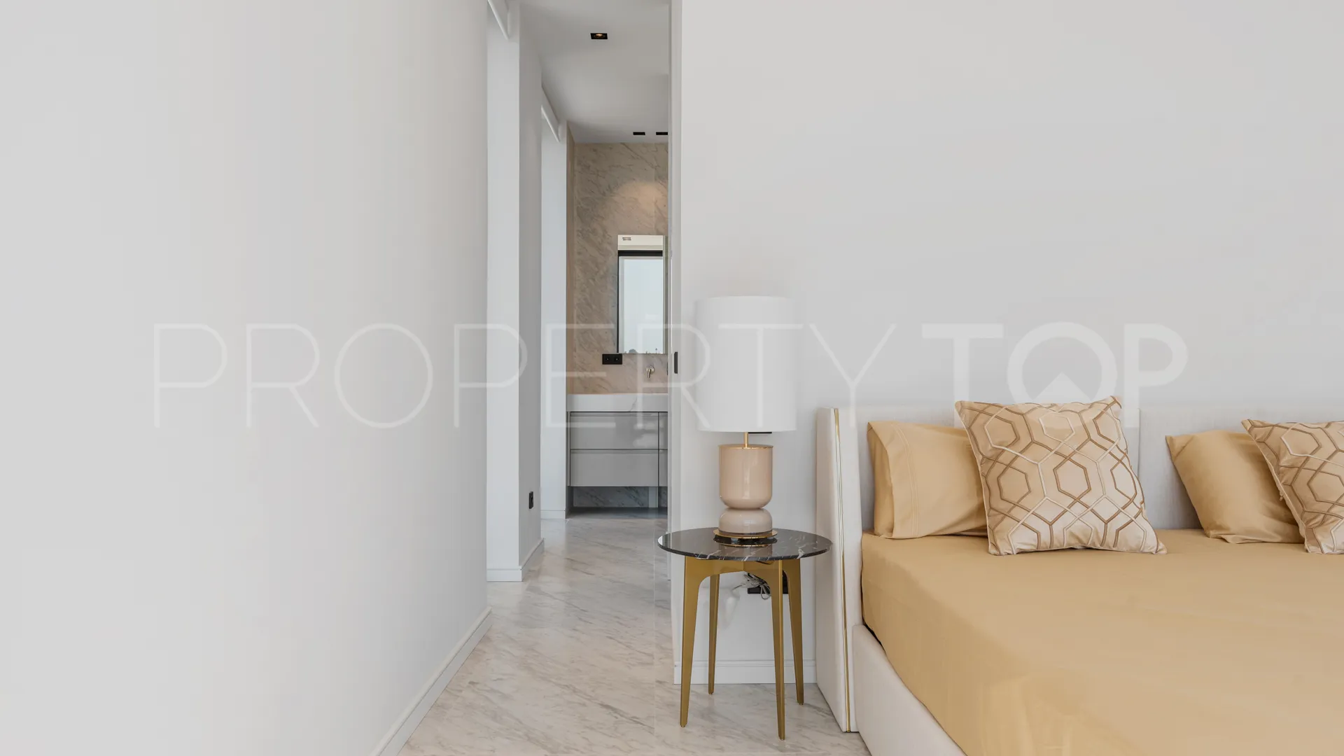 Villa de 5 dormitorios a la venta en Benahavis