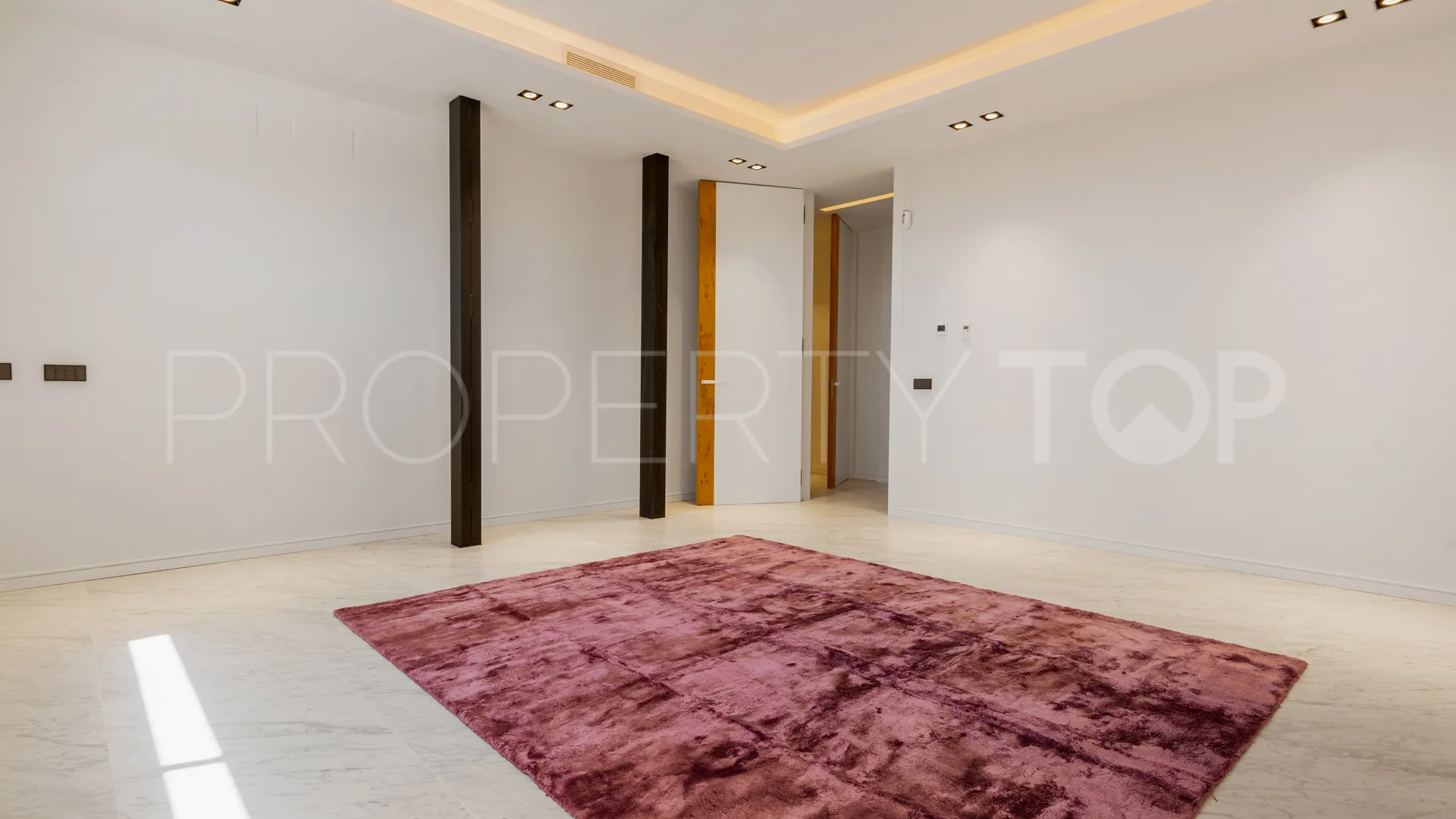Villa de 5 dormitorios a la venta en Benahavis