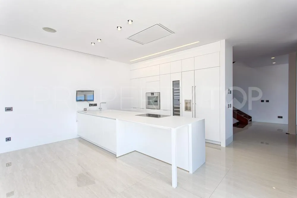 Villa en venta de 6 dormitorios en Marbella Ciudad
