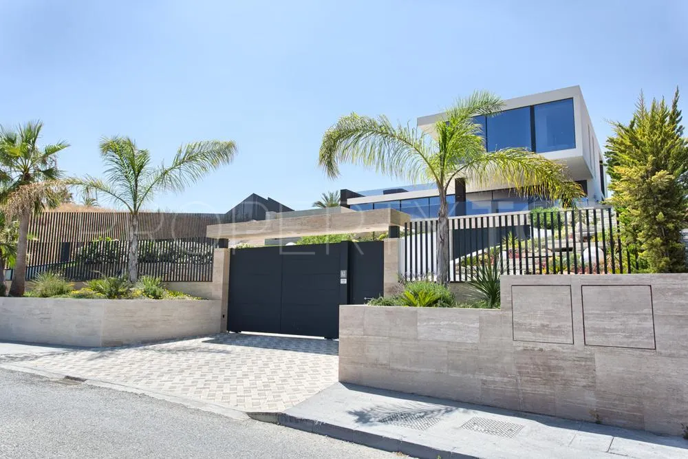 Villa en venta de 6 dormitorios en Marbella Ciudad