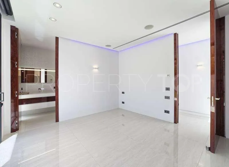 Villa en venta de 6 dormitorios en Marbella Ciudad