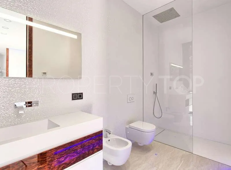 Villa en venta de 6 dormitorios en Marbella Ciudad