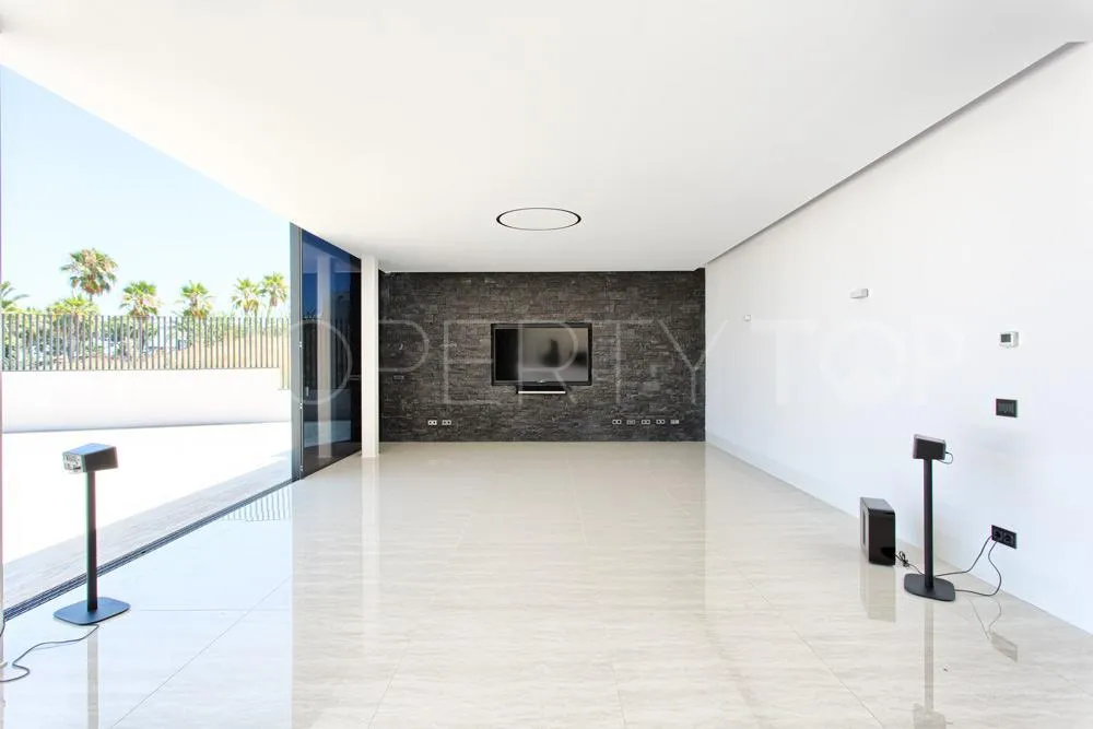 Villa en venta de 6 dormitorios en Marbella Ciudad