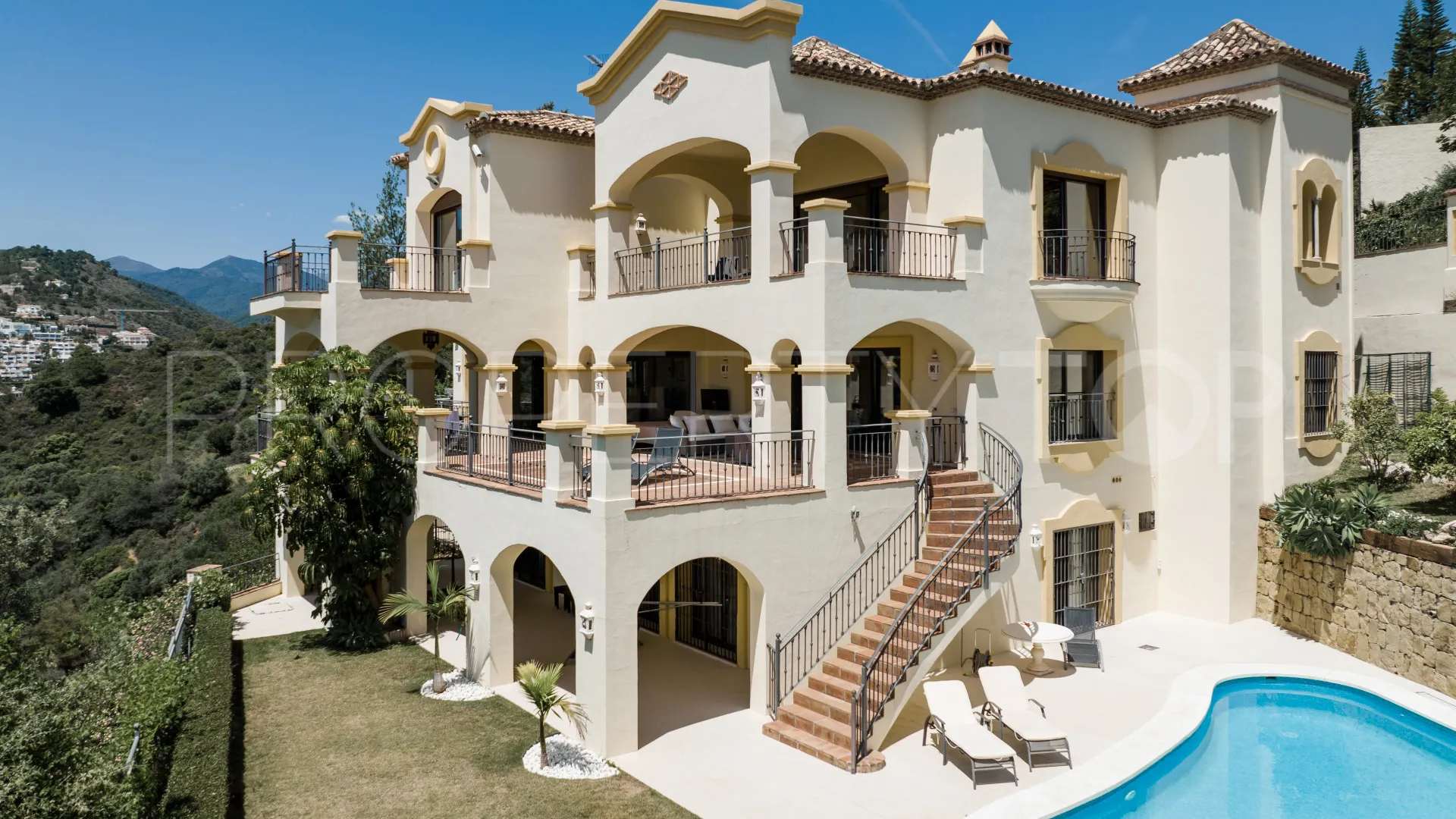 Villa en venta en Benahavis