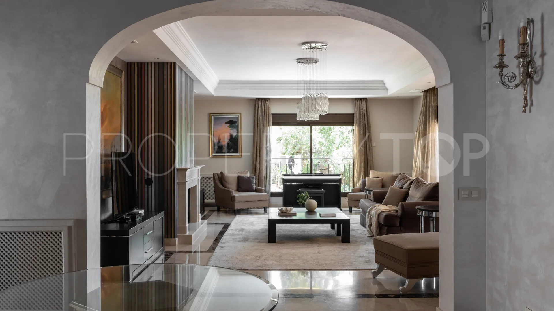 Villa en venta en Benahavis