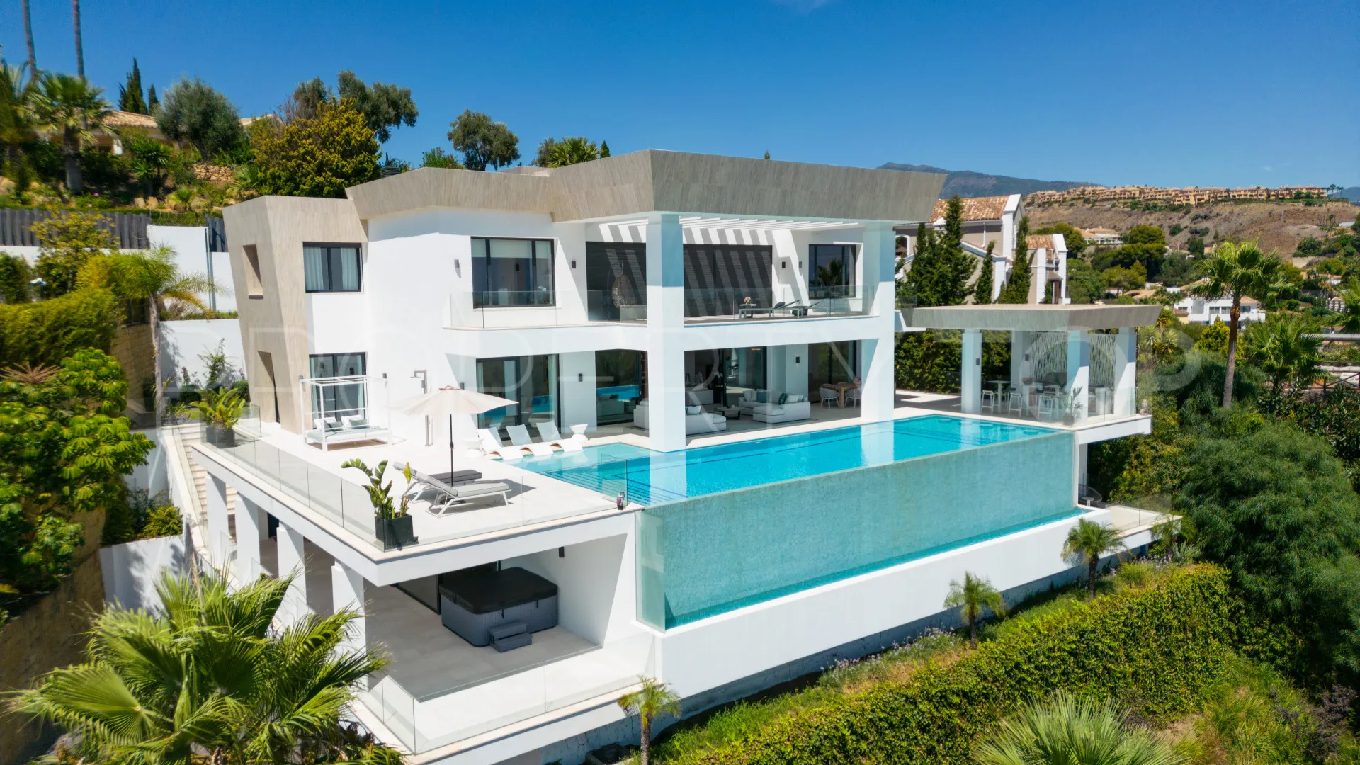 Villa con 7 dormitorios en venta en Benahavis