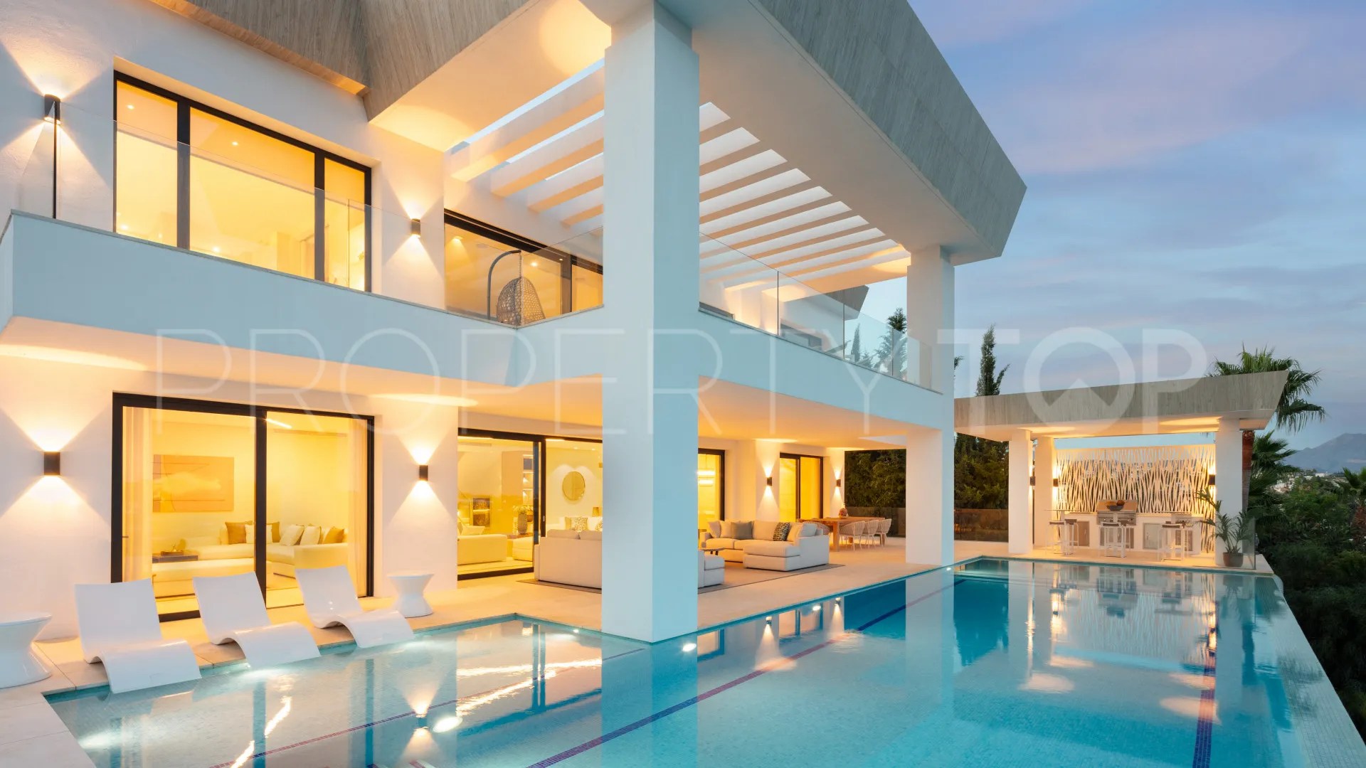 Villa con 7 dormitorios en venta en Benahavis
