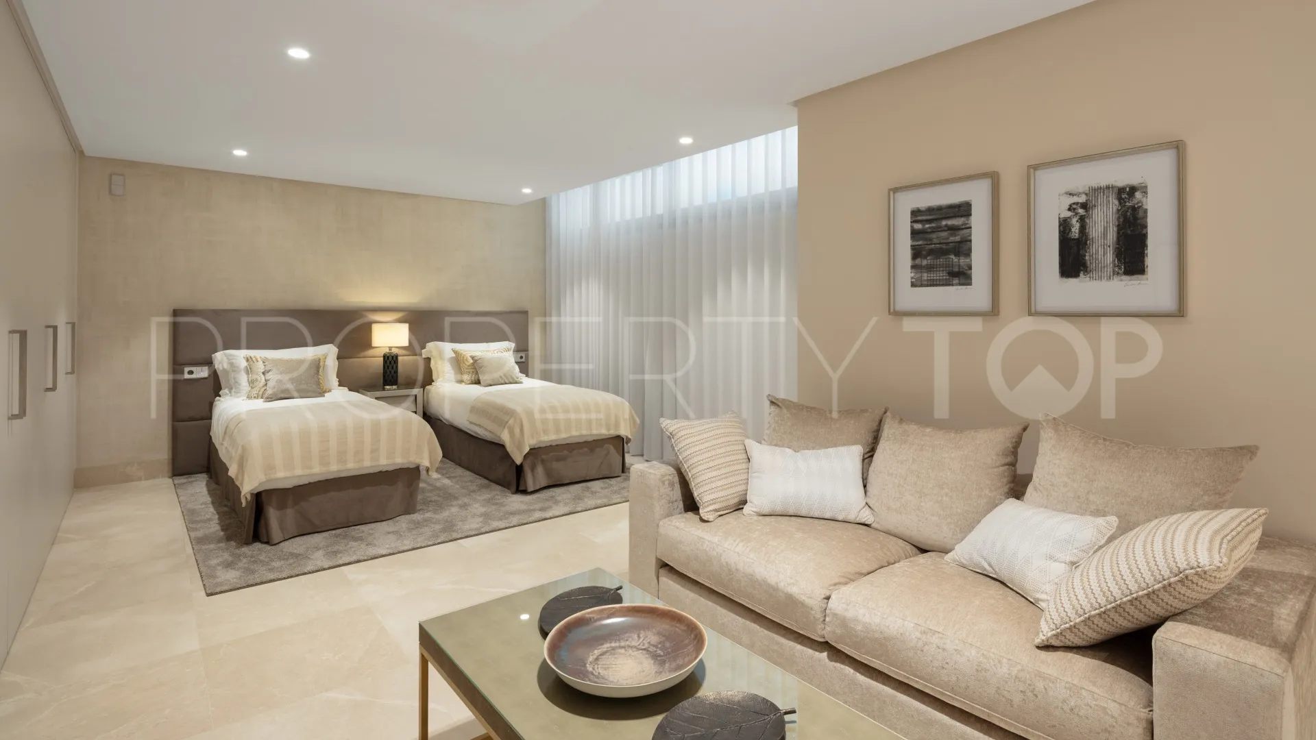 Villa con 7 dormitorios en venta en Benahavis