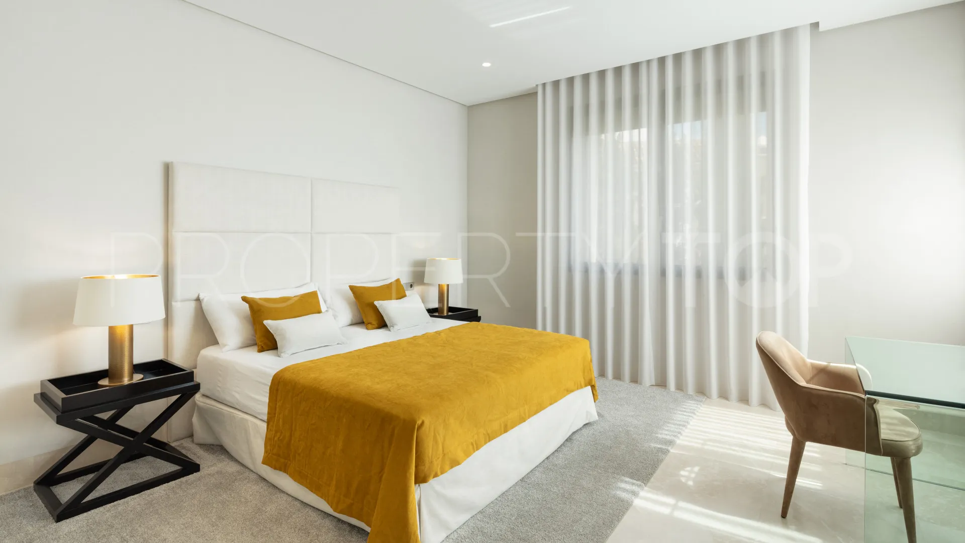 Villa con 7 dormitorios en venta en Benahavis