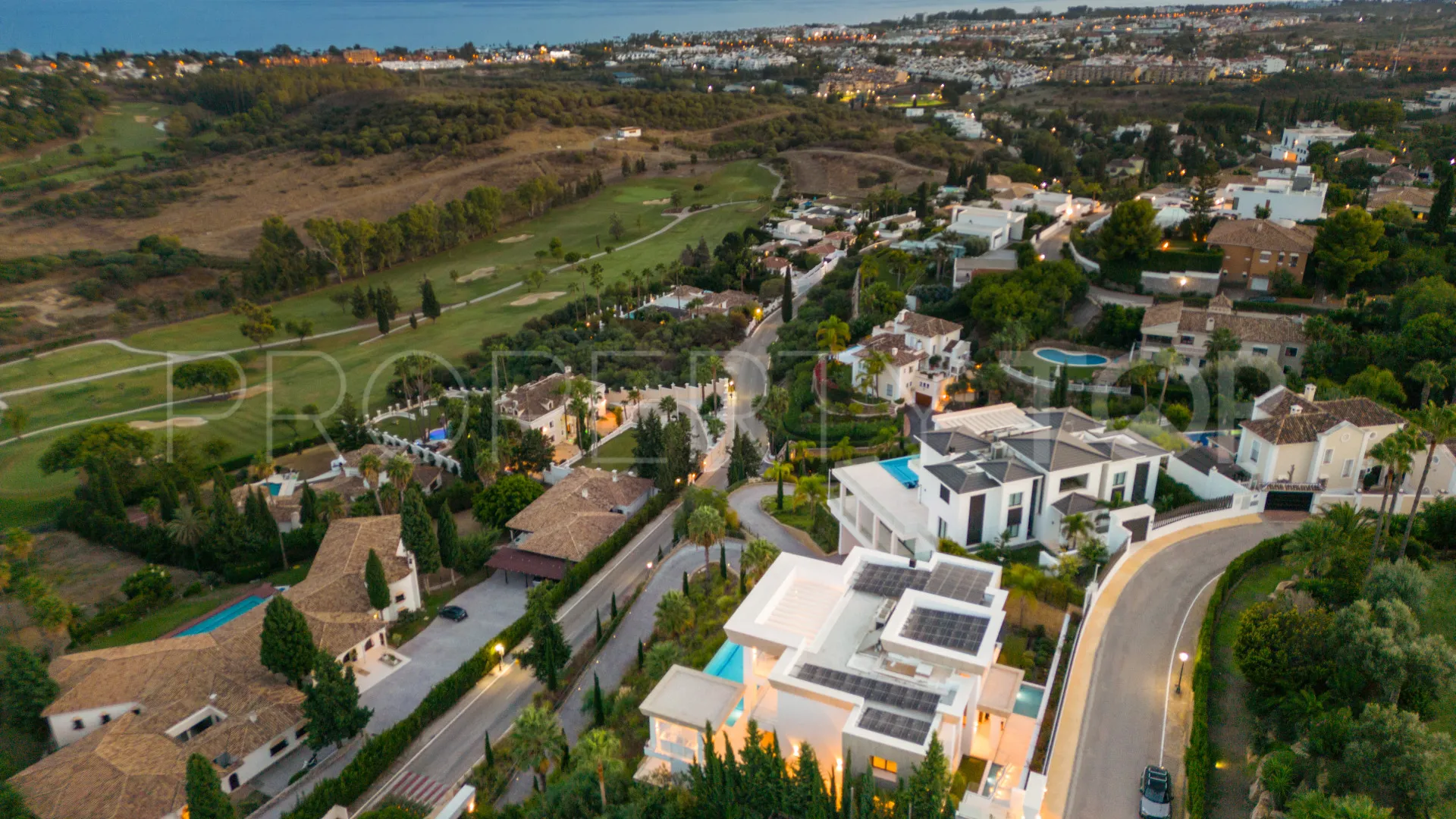 Villa con 7 dormitorios en venta en Benahavis