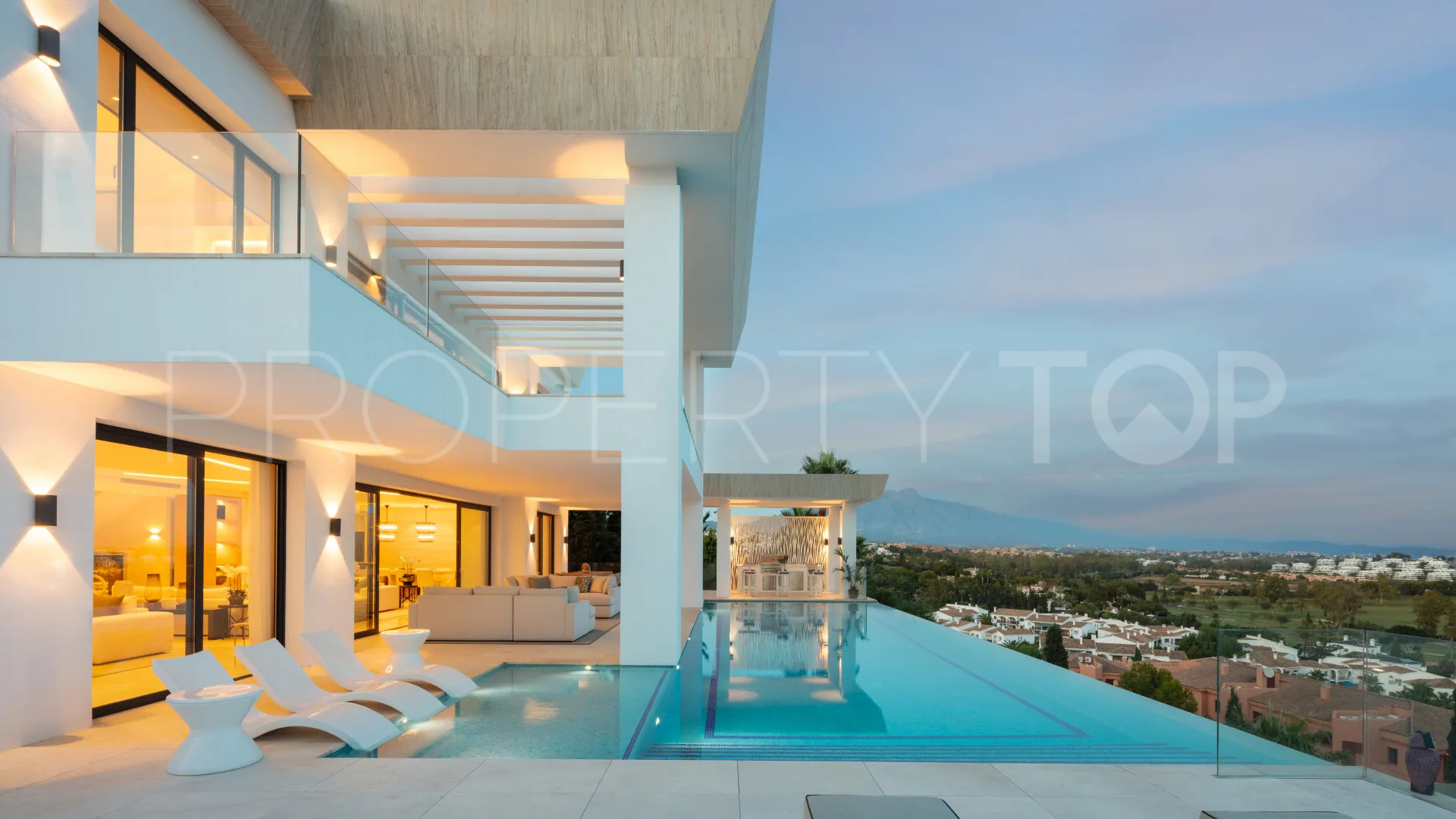 Villa con 7 dormitorios en venta en Benahavis