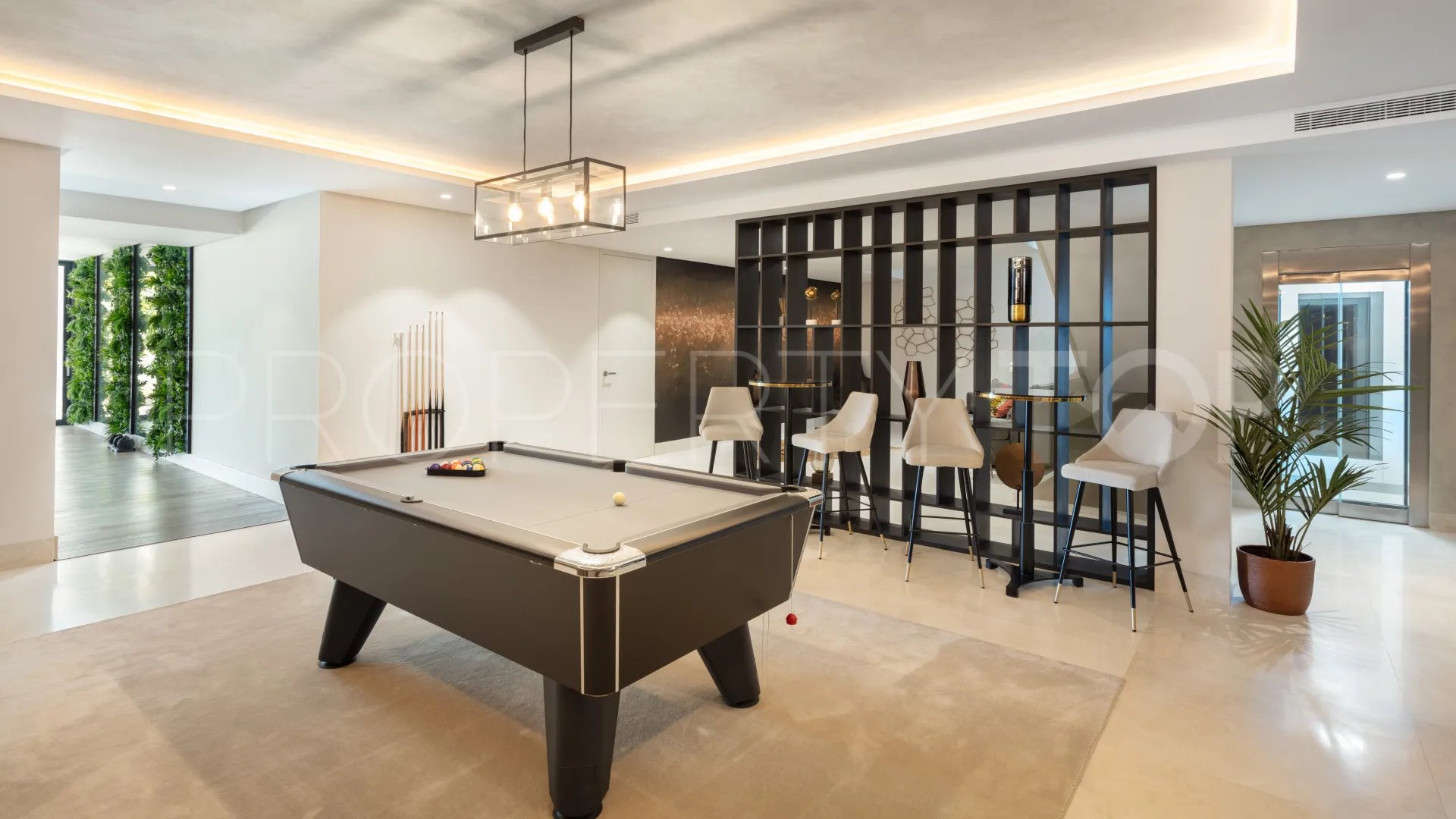 Villa con 7 dormitorios en venta en Benahavis