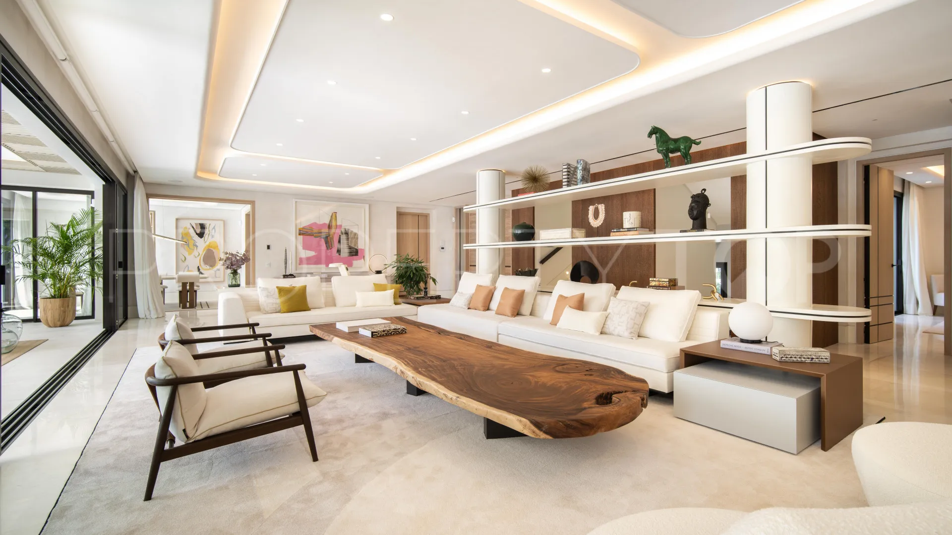 Villa en venta con 5 dormitorios en Marbella