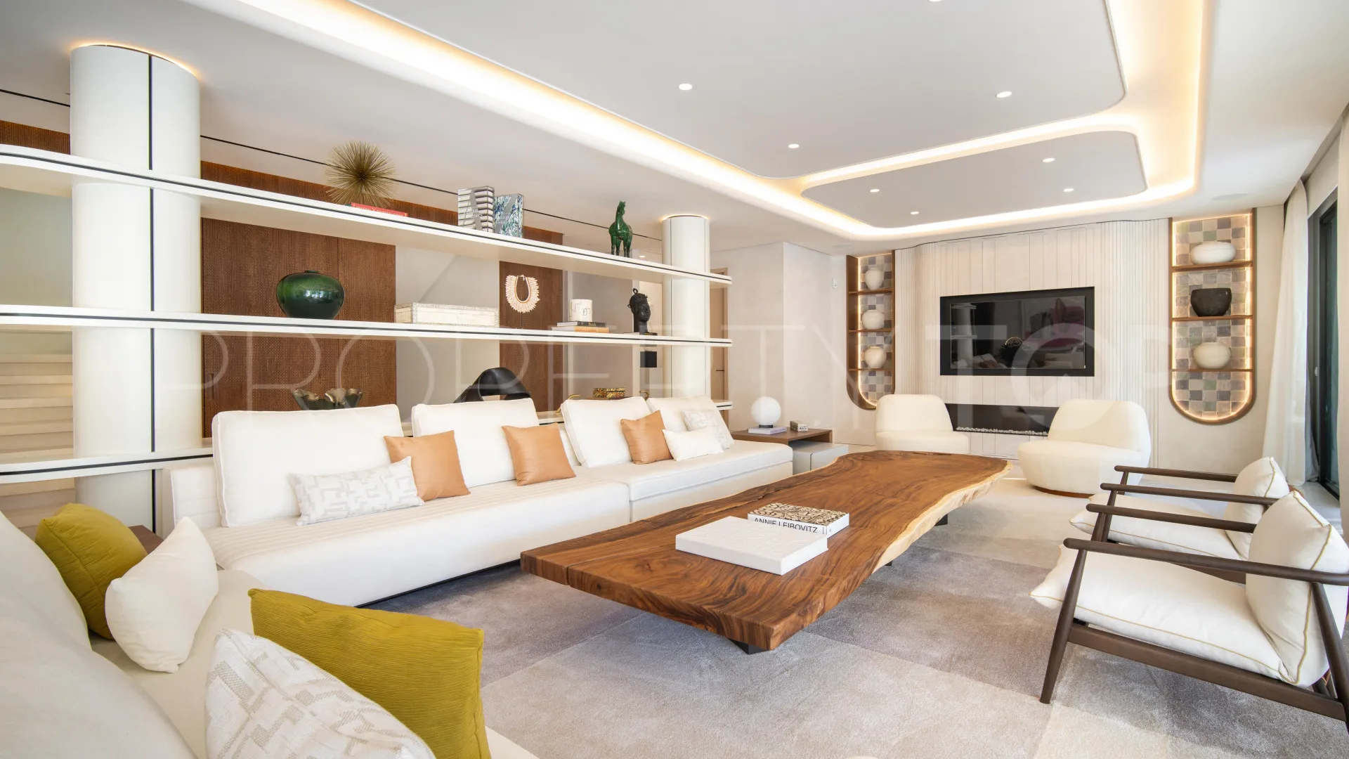 Villa en venta con 5 dormitorios en Marbella