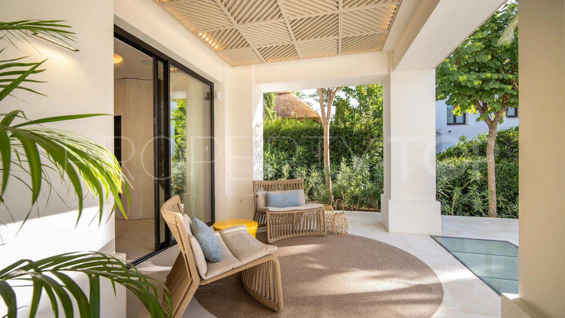 Villa en venta con 5 dormitorios en Marbella