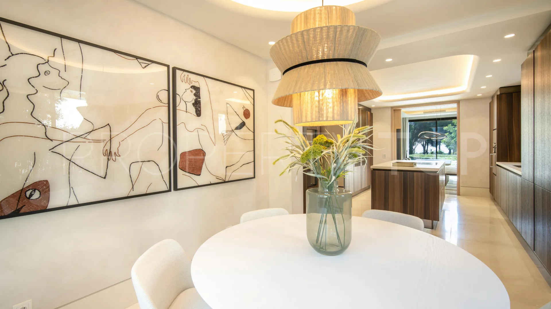 Villa en venta con 5 dormitorios en Marbella