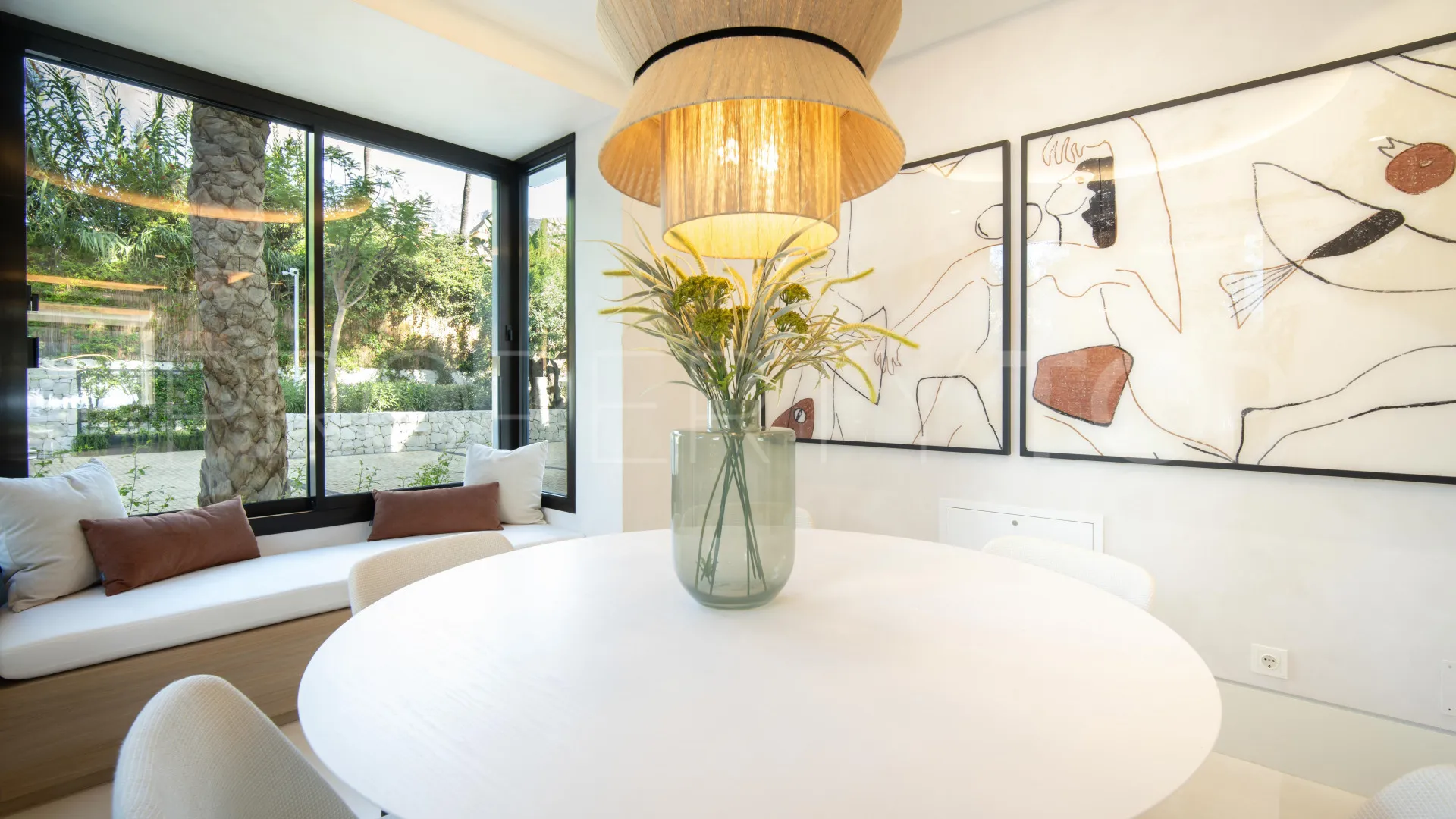 Villa en venta con 5 dormitorios en Marbella