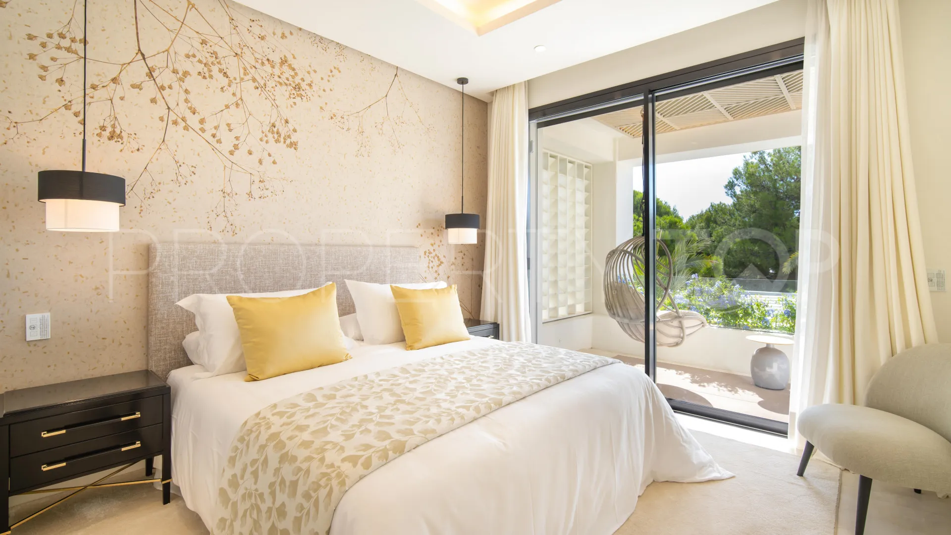 Villa en venta con 5 dormitorios en Marbella