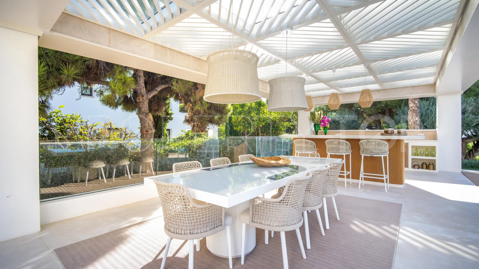 Villa en venta con 5 dormitorios en Marbella