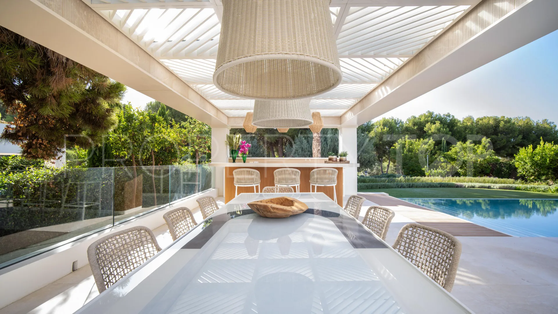 Villa en venta con 5 dormitorios en Marbella