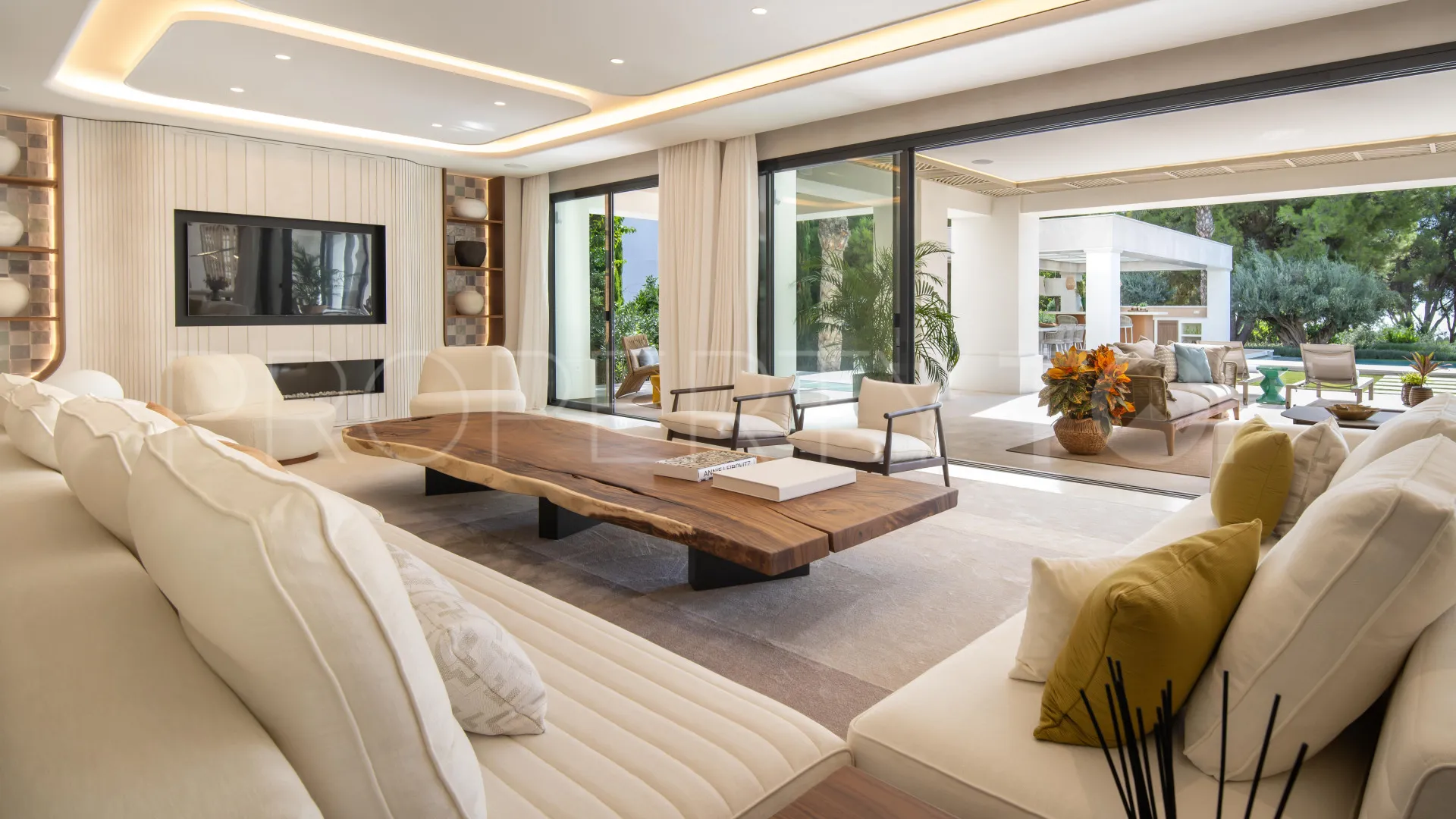 Villa en venta con 5 dormitorios en Marbella