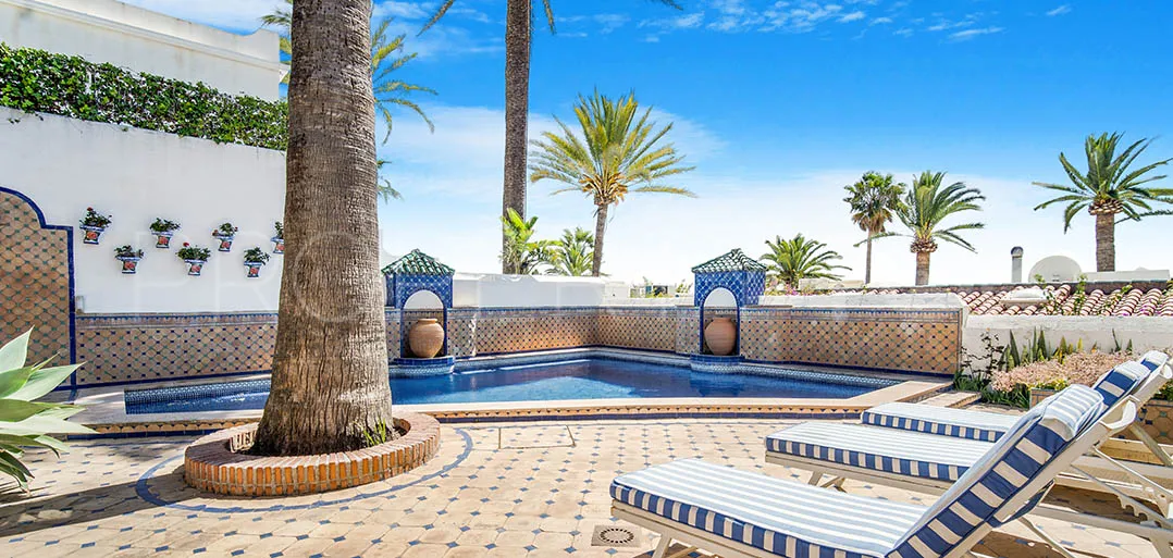 Buy villa with 5 bedrooms in Marbella Golden Mile