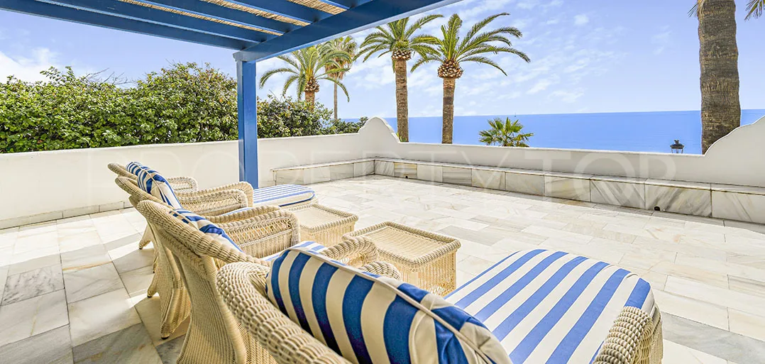 Buy villa with 5 bedrooms in Marbella Golden Mile