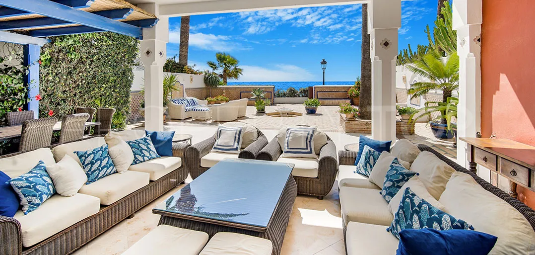 Buy villa with 5 bedrooms in Marbella Golden Mile