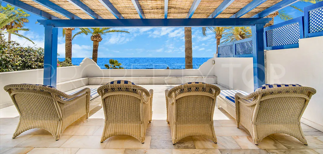 Buy villa with 5 bedrooms in Marbella Golden Mile
